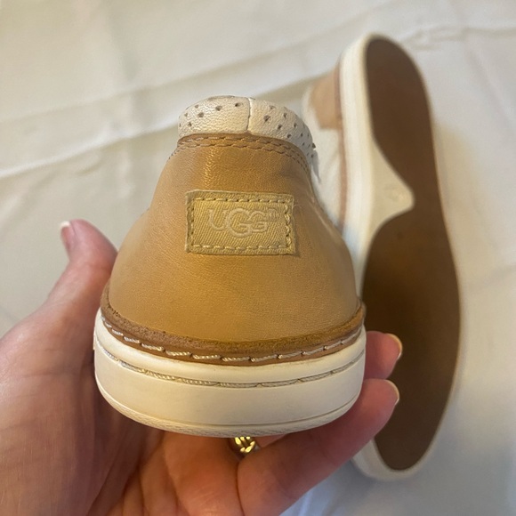 UGG - WOMENS SLIP ON SNEAKERS- size 10 Bone color with Tan trim - Picture 6 of 7
